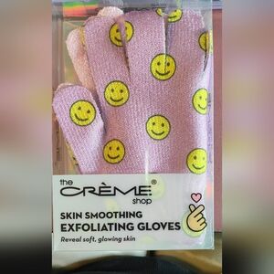 ❤️‍🔥2 for $20❤️‍🔥 The Crème Shop Pink Skin Smoothing Exfoliating Gloves